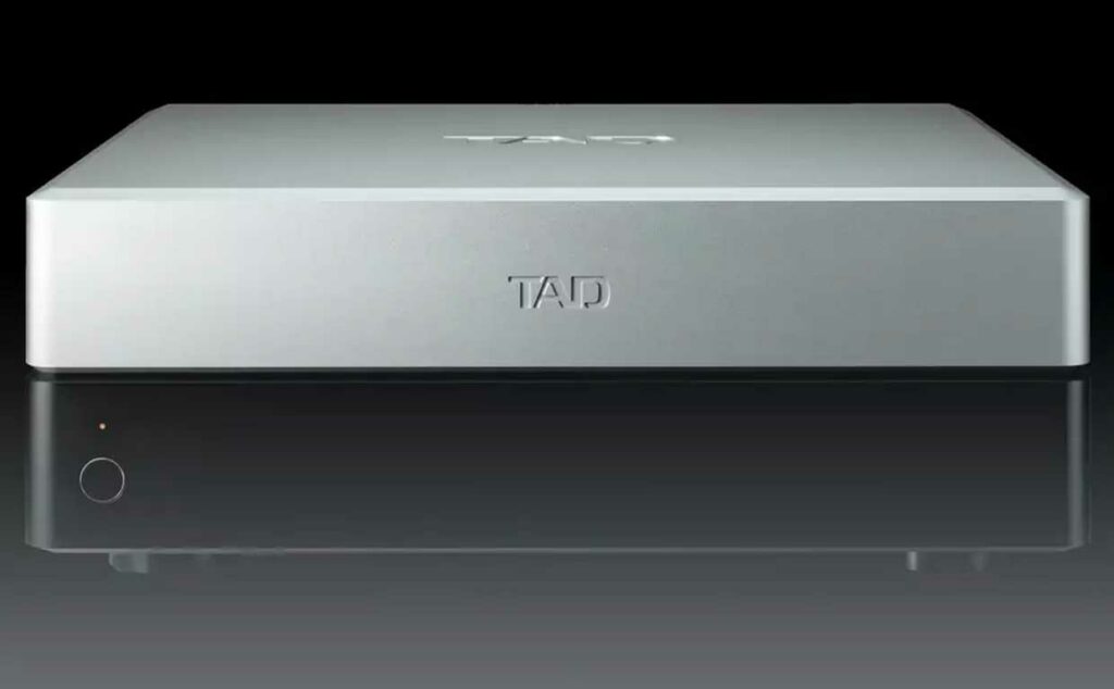 TAD-M2500 Power Amplifier par Audio Emotion