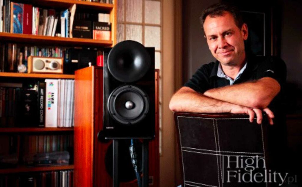 L'INFOS DU MOIS - hORNS par Audio Emotion